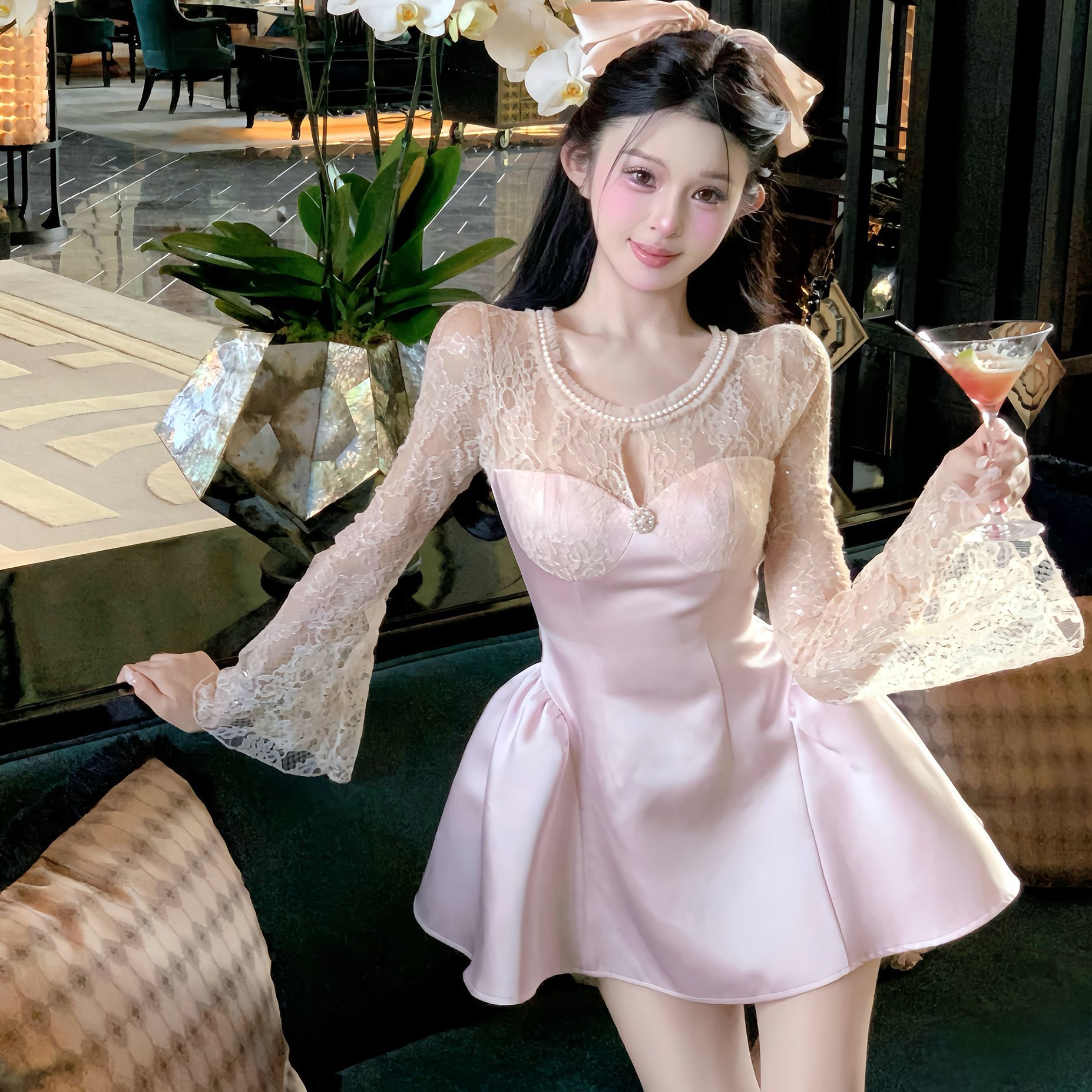 法式气质轻奢蕾丝连衣裙女2025春季新款清纯掐腰裙a字长袖裙子