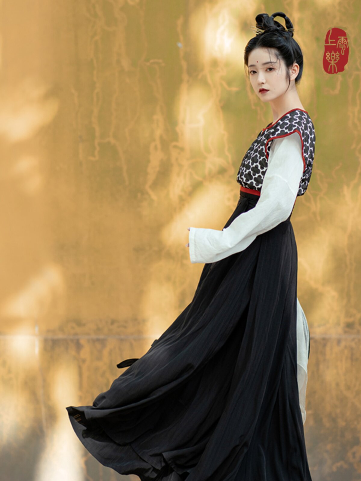SHANGYUNLE MANGZHONG TANG 제작 뒷부분은 HANFU 플랫 칼라 크로스 드레스 스커트를 여성 민족 스타일 봄 여름 일상 현장 원본으로 복원합니다