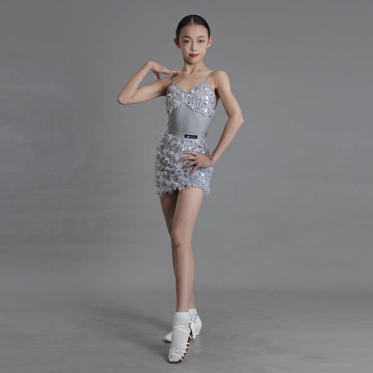 YSX云舒袖|儿童拉丁舞蹈服高端练功服表演服羽毛亮片分体吊带套装