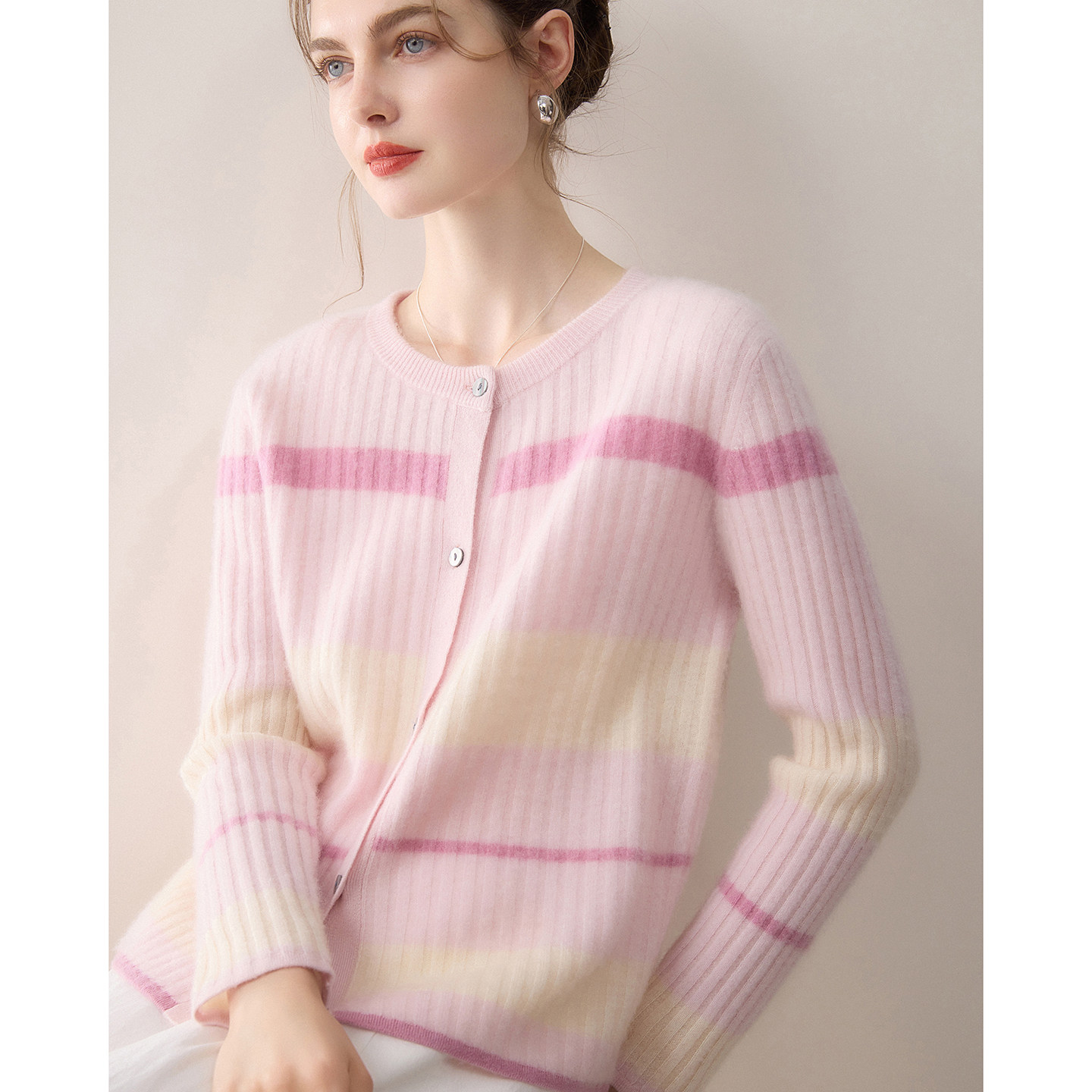 软糯亲肤100%纯山羊绒开衫女圆领拼色条纹针织衫百搭洋气减龄外套,女装/女士精品,羊绒衫,淘宝优惠券,粉丝福利购,淘宝优惠卷