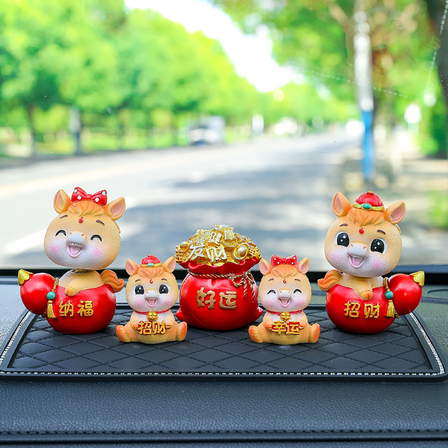 2026国潮生肖马吉祥物车载摇头摆件公仔中控台装饰品新年春节礼物