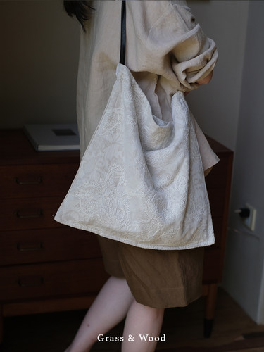 Grass&Wood刺绣中单肩包