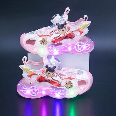 江博士哪吒女童凉鞋夏季儿童发光鞋子小女孩运动包头沙滩鞋纽纽