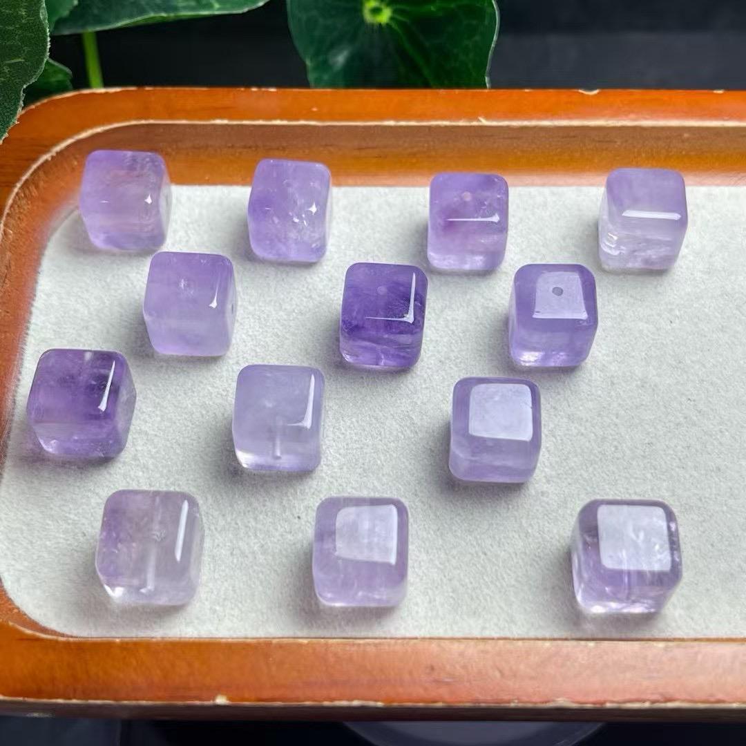 2025天然薰衣草紫水晶方糖通孔配件 规格8-9mm DIY手串项链 ZW617