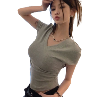 纯棉灰色正肩v领短袖t体恤女夏设计感小众修身高腰短款bm辣妹上衣