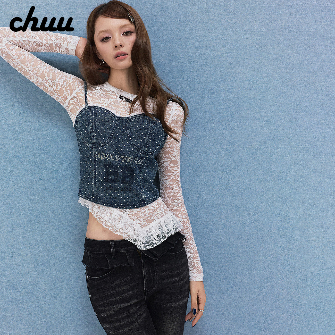 CHUU字母印花牛仔吊带背心女2026秋季新品破洞带胸垫外穿打底上衣