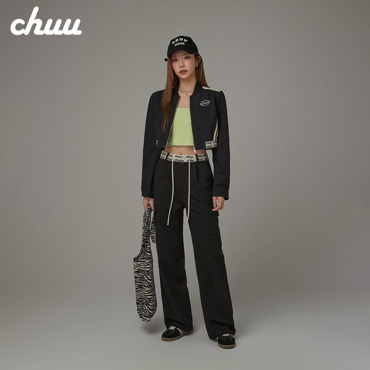CHUU字母撞色短外套女2026年春秋新品拼接长袖拼色拉链开衫上衣