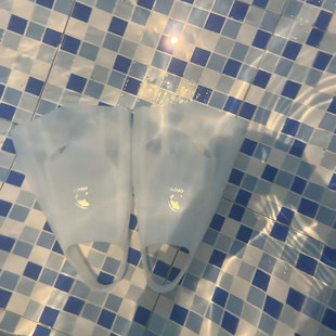 OFOW新款入水高透明脚蹼全透明隐形进口硅胶专业训练短脚蹼阿瑞娜