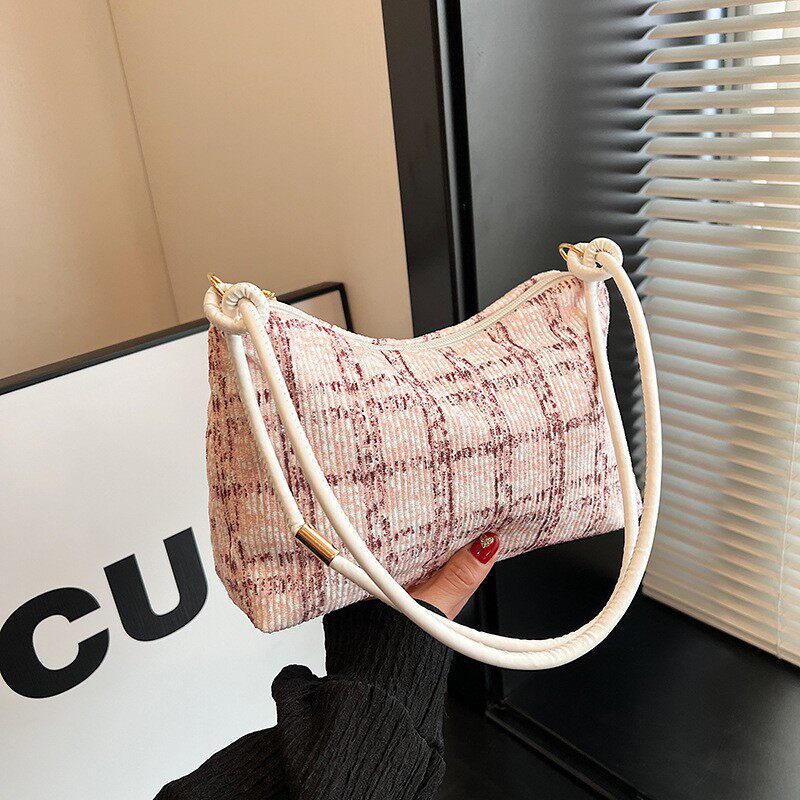 进口包包春季款女百搭小众设计女包包潮流女式格纹单肩腋下包in