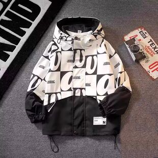 男童2025春秋款户外冲锋衣运动防水潮酷风衣中大童休闲字母外套
