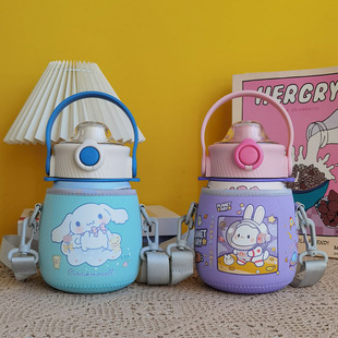 杯具熊儿童大肚杯套学生高颜值保护套850ml水壶套防摔斜挎水杯套