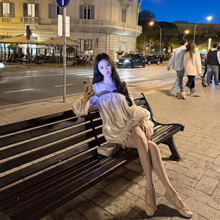 珠光感假两件吊带一字肩收褶泡泡袖 连衣裙 香槟泡泡 bear熊熊屋