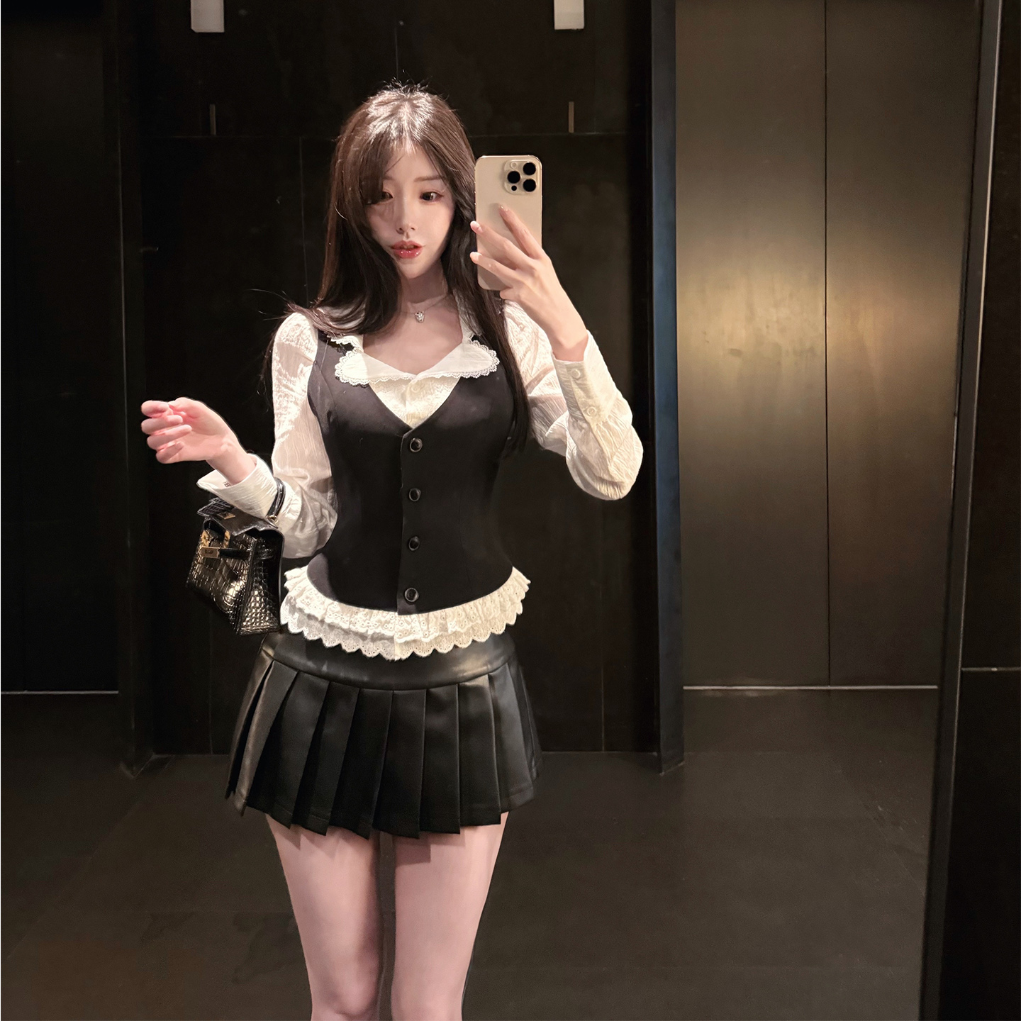 熊熊屋【私立校花】女团 蕾丝花边衬衣马甲百褶皮裙jk三件套