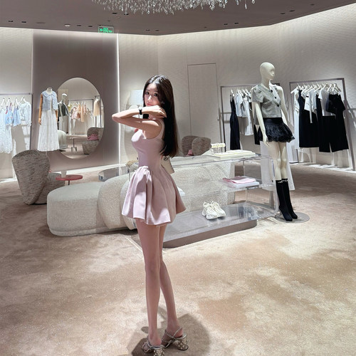 bear熊熊屋【贝微微】清纯甜美千金风立体X腰方领收褶伞摆连衣裙