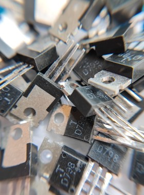 D798 2SD798 东芝原厂 达林顿 功率放大 三极管