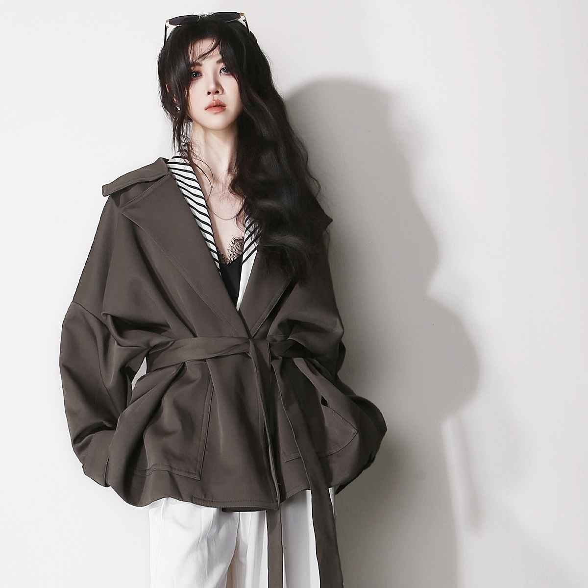 大气纯色收腰系带翻领蝙蝠袖通勤