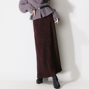 E28秋冬绒面斜纹质感复古显白暗红色高腰A字及踝欧美风半身长裙