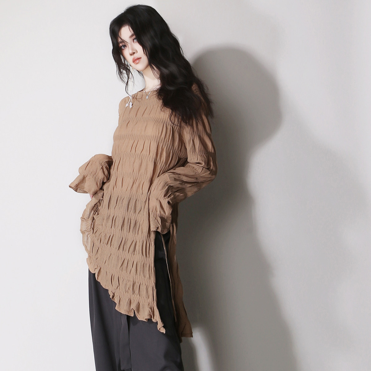 D42超薄垂感褶皱坑条纹不对称斜向侧开叉系带宽松显瘦中长款上衣T,女装/女士精品,毛针织衫,淘宝优惠券,粉丝福利购,淘宝优惠卷