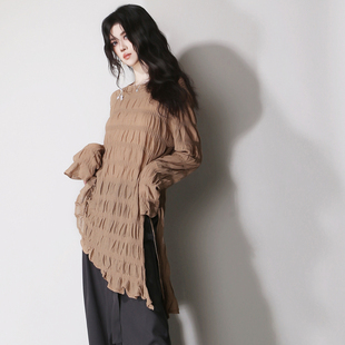 D42超薄垂感褶皱坑条纹不对称斜向侧开叉系带宽松显瘦中长款 上衣T