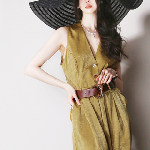 C40可配一套低饱和度暗金色V领高腰短款 马夹背心 欧美风叠穿无袖