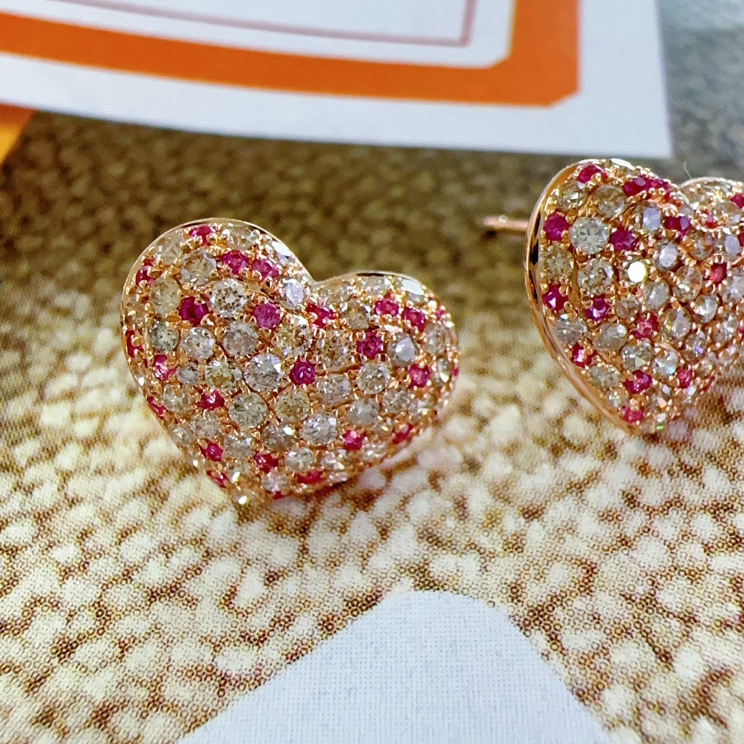 宝创集18k金镶嵌约0.76克拉天然彩色蓝宝石粉蓝宝耳钉爱心造型