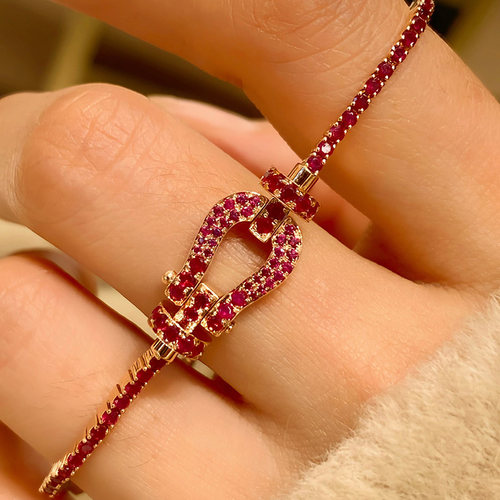 天然鸽血红宝石手链马蹄设计