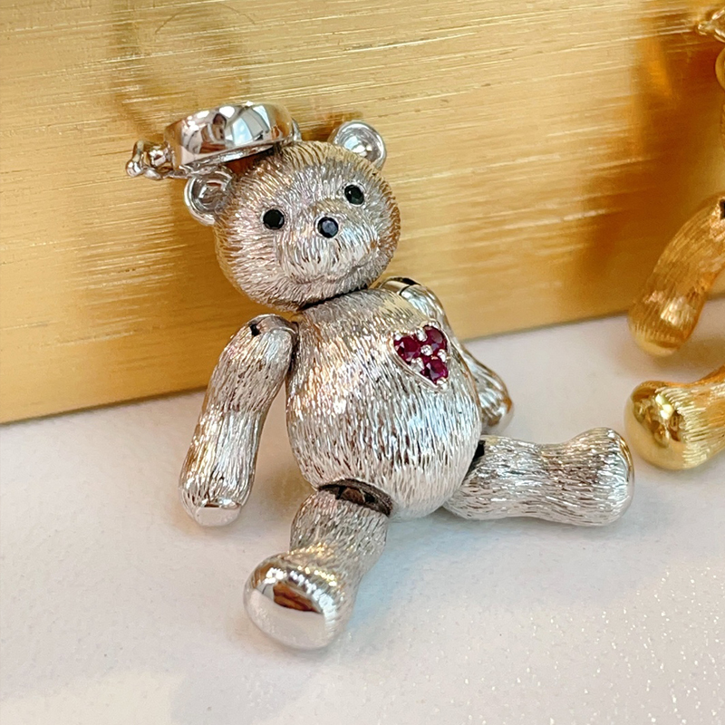 宝创集18K金天然红宝石镶嵌约0.06克拉红宝呆萌小熊万能扣吊坠