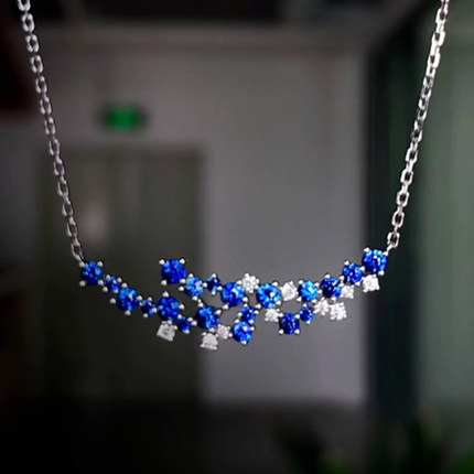宝创集18K金约0.87克拉天然皇家蓝蓝宝石满天星项链微笑一体链