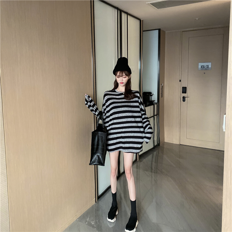 需要用券网红港风chic下衣失踪条纹长袖t恤女ins超火宽松中长款潮韩版百搭