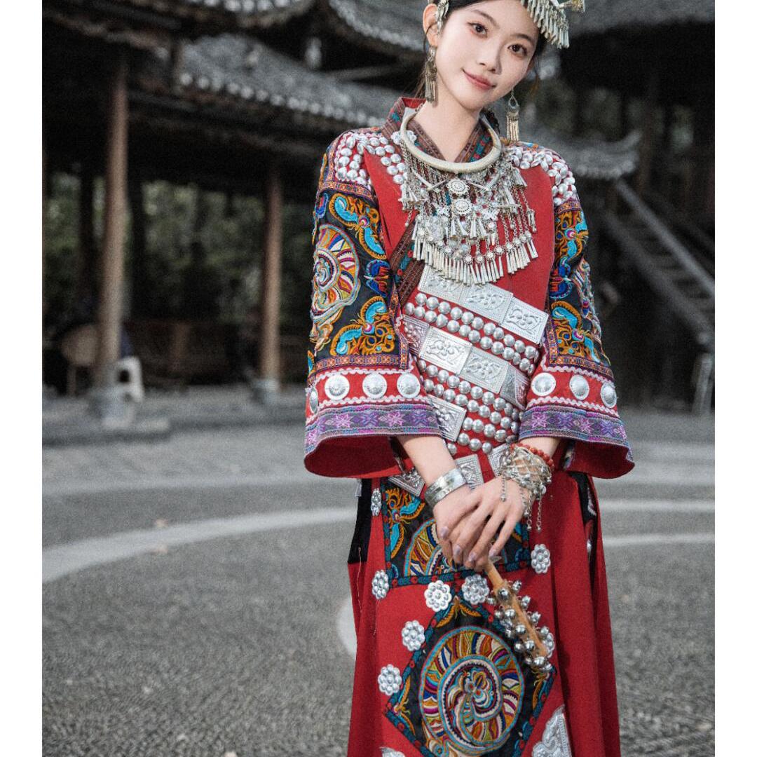 新款苗族服装女装苗家盛装土家族舞台演出旅拍写真服摄影写真