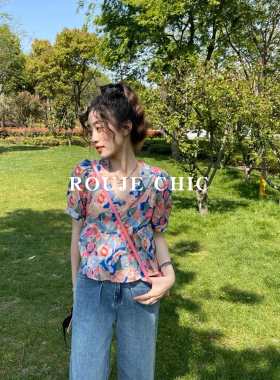 法国Rouje Chic复古感宽松碎花短袖衬衣女夏季设计感时尚v领衬衫