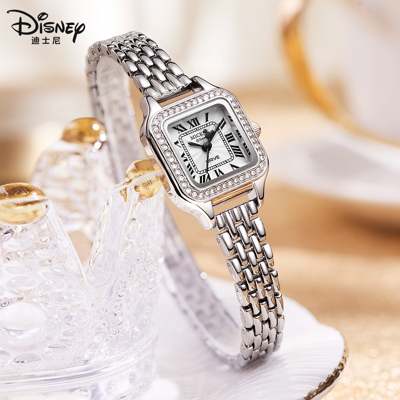 学生小众女士腕表镶嵌银色轻奢