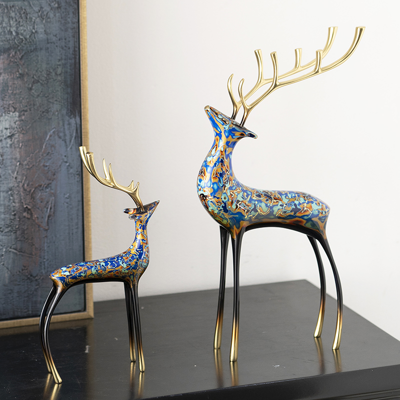 柏梵铜彩大漆鹿摆件高档