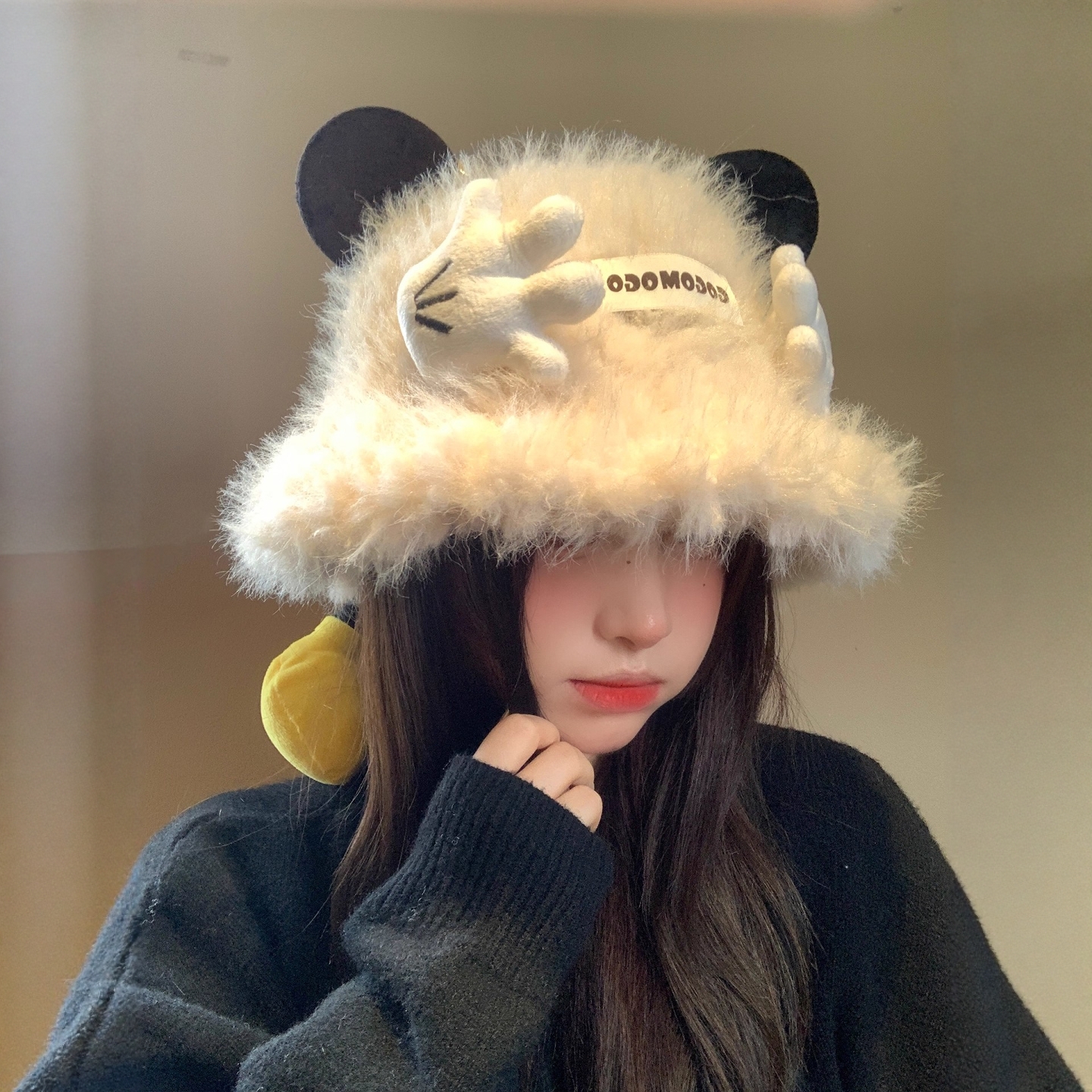 可爱米奇小手玩偶毛绒渔夫帽女冬季保暖显脸小护耳帽子水桶帽盆帽