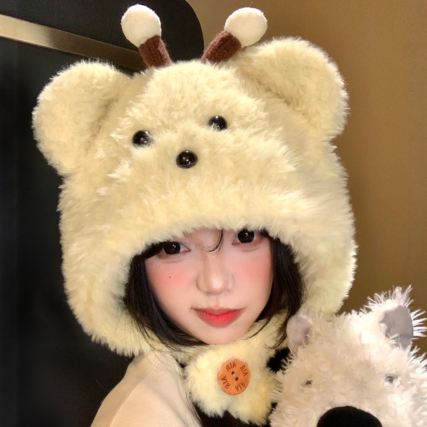 可爱蜜蜂小熊毛绒针织帽女秋冬季显脸小加厚保暖防寒护耳雷锋帽子