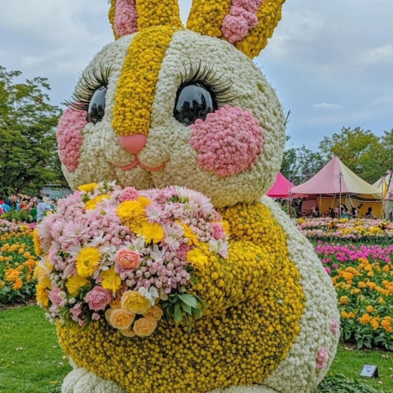 绿雕卡通动物景观绿雕工艺品定制绿雕兔子造型摆件公园园林景区