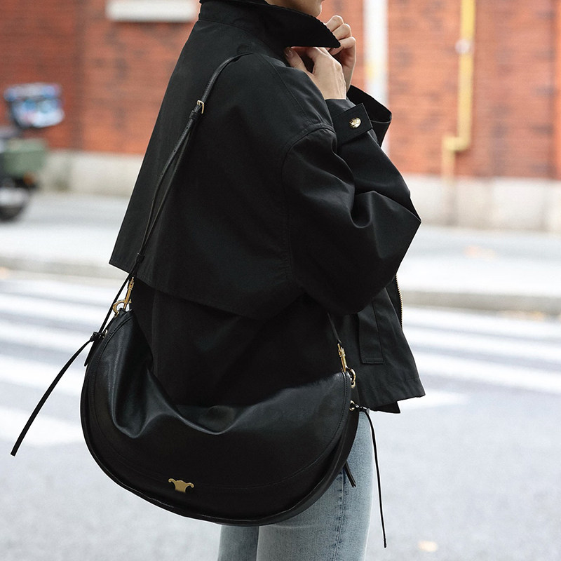 2026年春夏大容量女士单肩包斜挎包通勤简约百搭慵懒松弛感腋下包,箱包皮具/热销女包/男包,通用款女包,淘宝优惠券,粉丝福利购,淘宝优惠卷