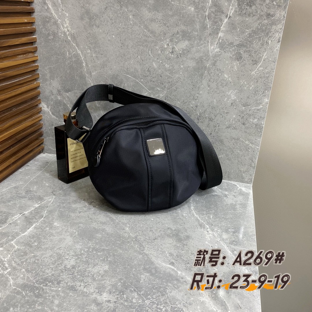 小红书推荐小圆包新款轻便防泼水胸包牛津布配真皮斜挎时尚单肩包