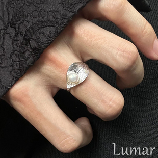 S925纯银清冷感银叶珍珠戒指女小众设计轻奢高级感气质百搭食指戒