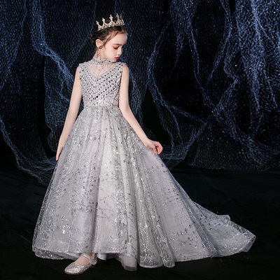 23儿童走秀拖尾蓬蓬纱女孩主持人钢琴演奏