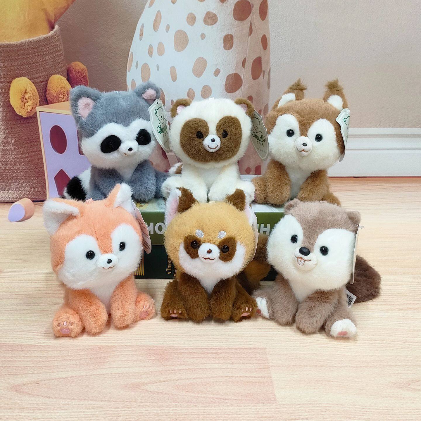 毛绒玩具河狸小熊猫松鼠公仔