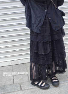 「PETITE线」YUNKIXU原创日系百搭黑色蕾丝不规则层叠花边半裙