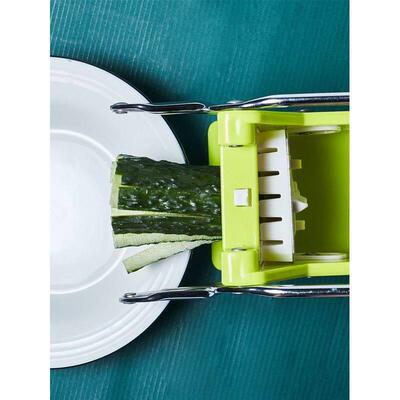 Manual chip cutter for cutting cucumbers, radishes, potatoes