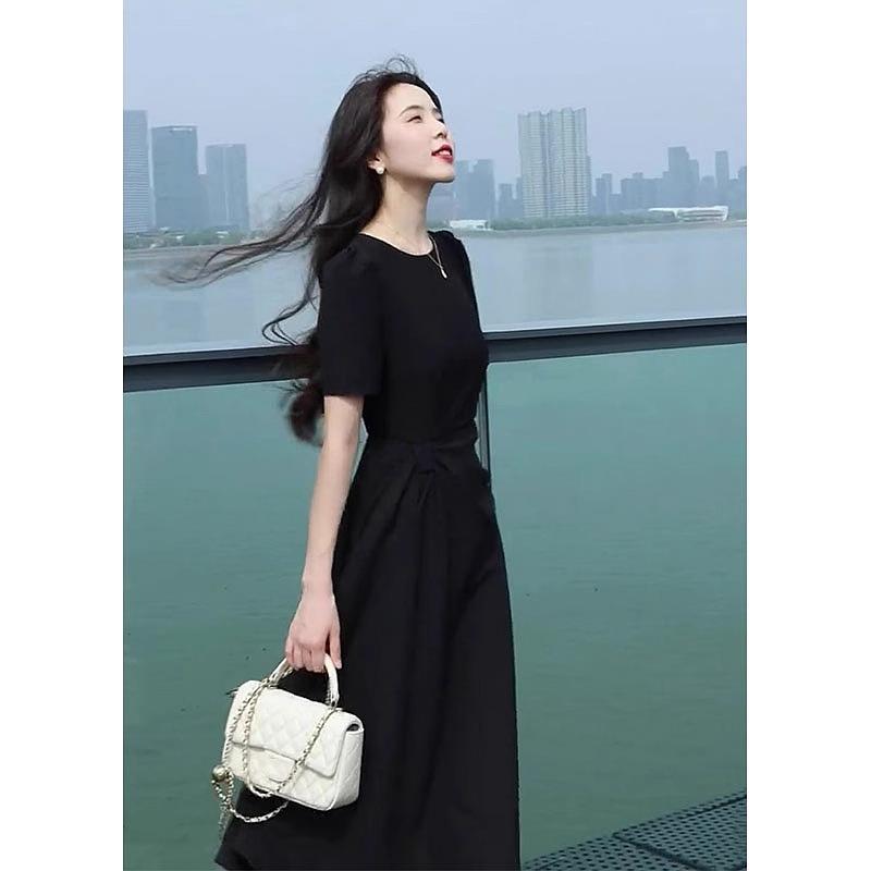 欧洲站夏季女装2025新款法式赫本风小黑裙气质修身显瘦黑色连衣裙