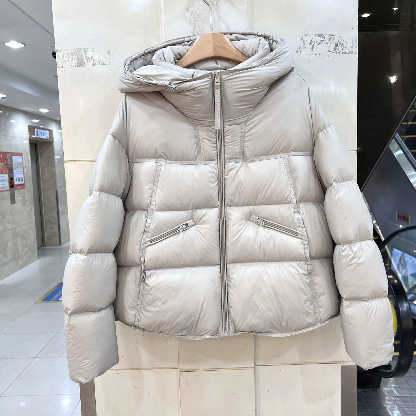 泡芙羽绒服女短款时尚连帽加厚