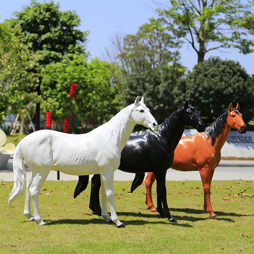 大型户外仿真动物白马玻璃钢雕塑模型摆件小区公园林景观落地装饰