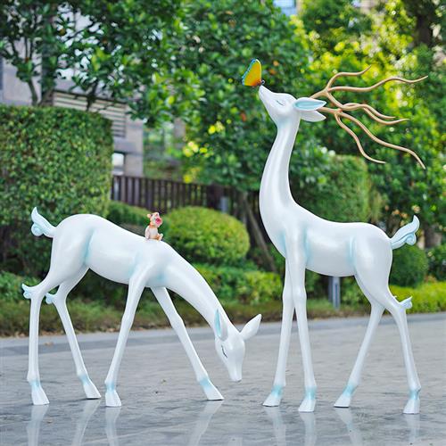抽象梅花鹿玻璃钢公园户外大型雕塑园林草坪景观卡通装饰白鹿摆件