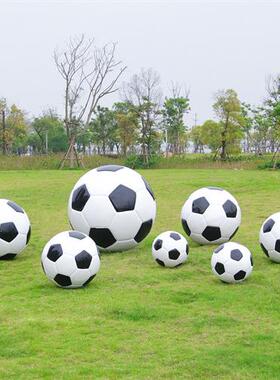 户外景观小品仿真足球雕塑体育场学校草坪装饰摆件玻璃钢篮球模型