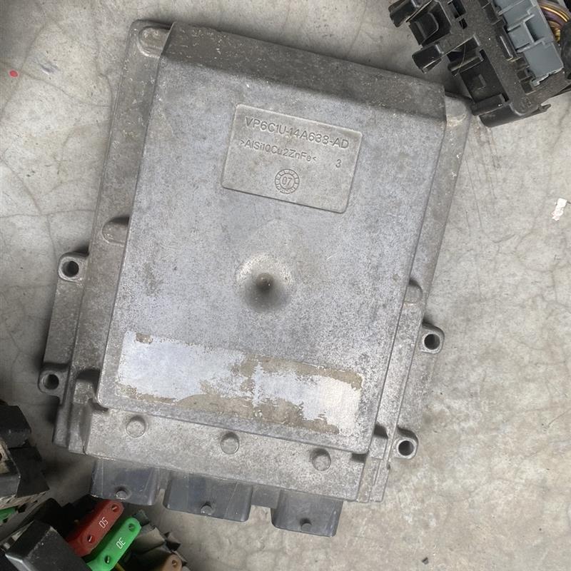 适配江铃全顺新世代V348车身电脑保险丝盒继电器盒新全顺v362配件