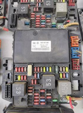 10款捷达保险丝盒1GD937085中控盒车身电脑模块接线盒转向灯拆车